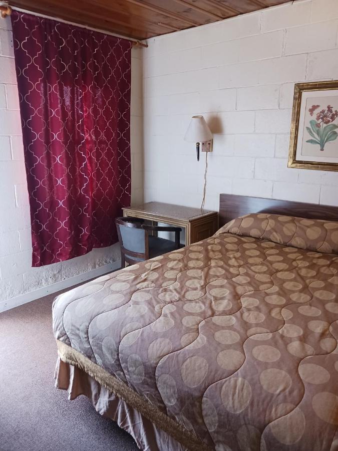 White Pine Motel Ely Buitenkant foto
